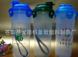 探索高品质饮品伴侣 透明带滤网PP塑料乐扣杯