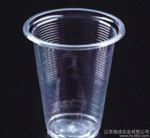 学饮水杯与一次性塑杯 从环保习惯谈儿童饮水选择